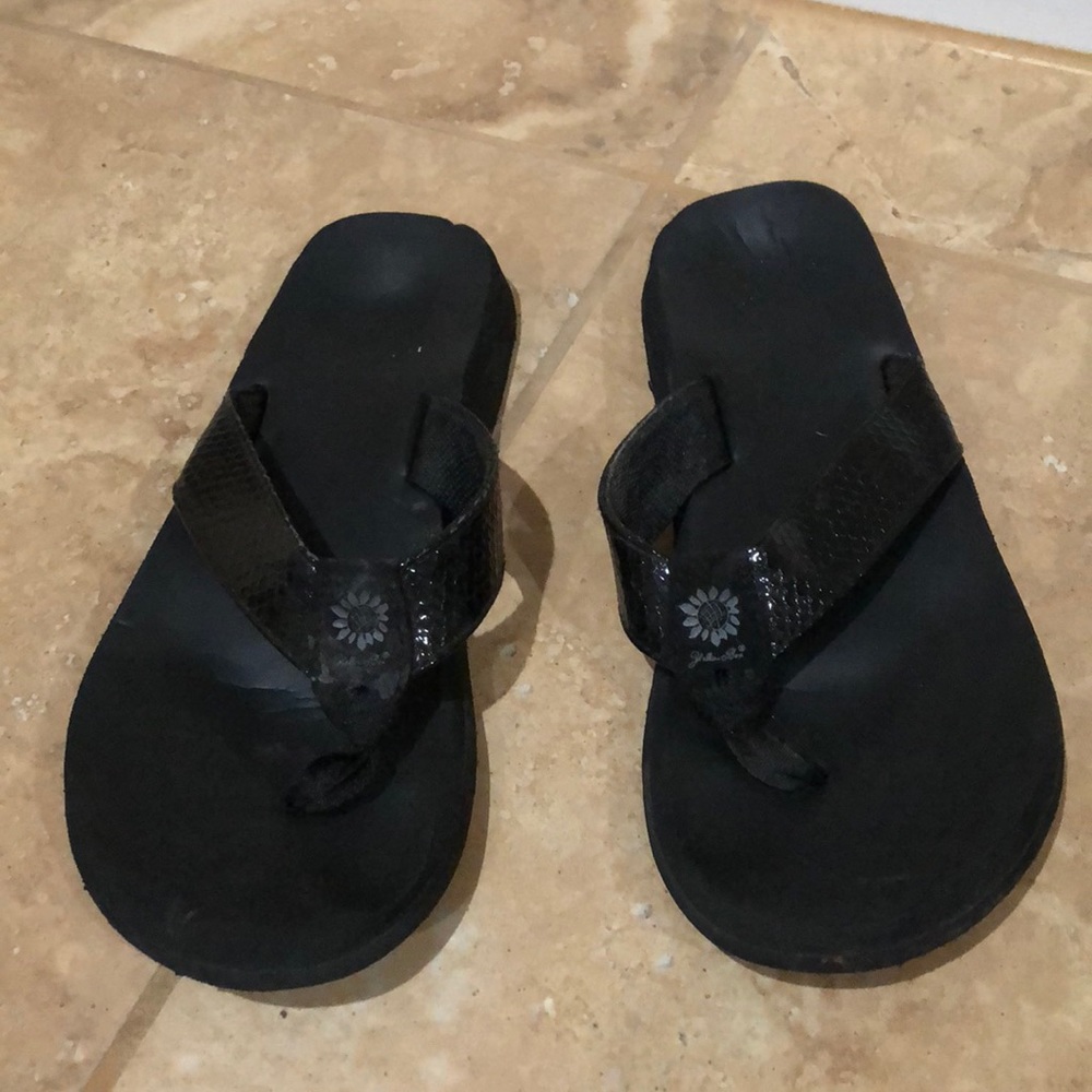 Yellow Box black flip flops